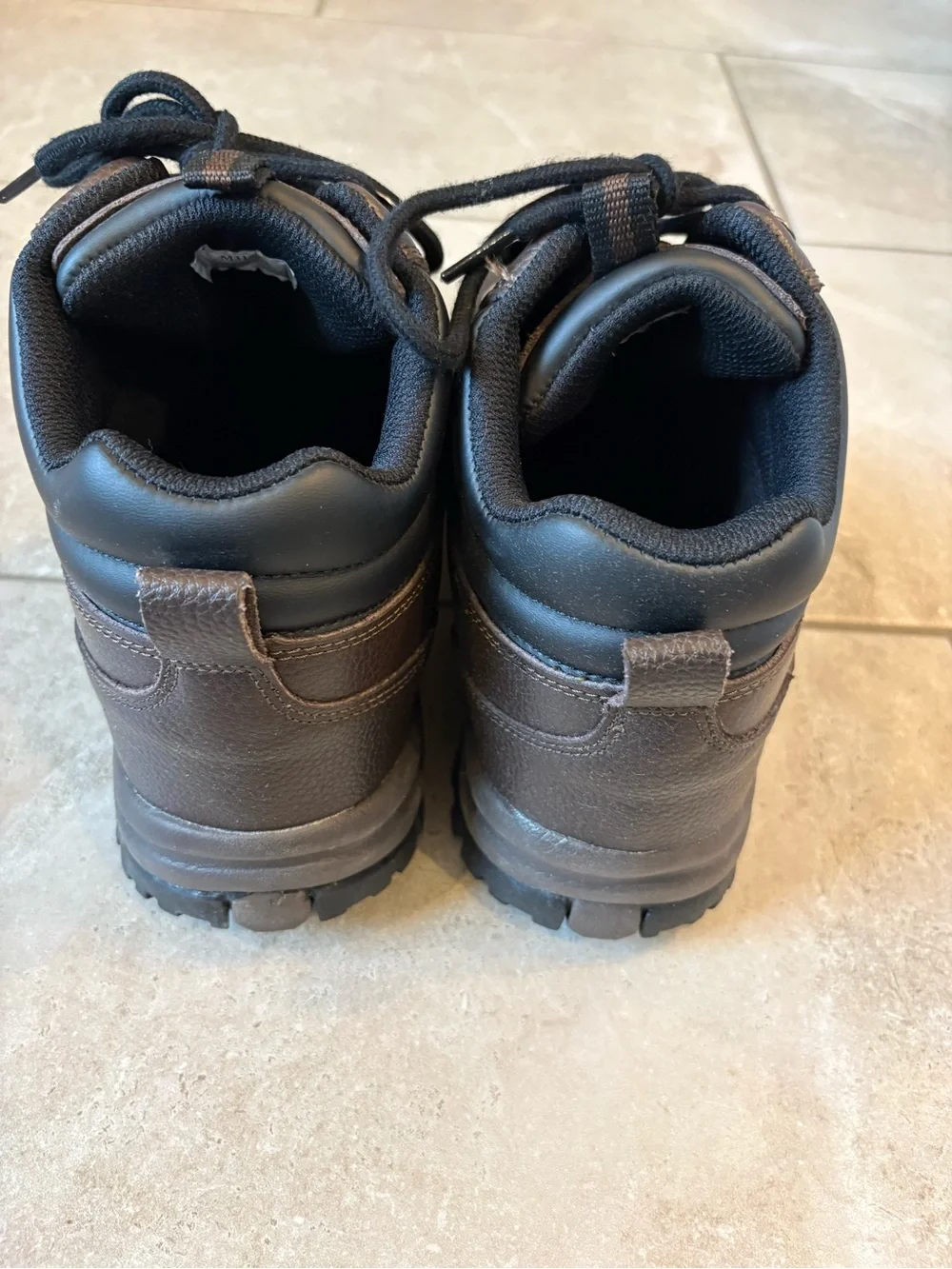 Propet Men's Dark Brown Leather hiking Boots - Black Laces